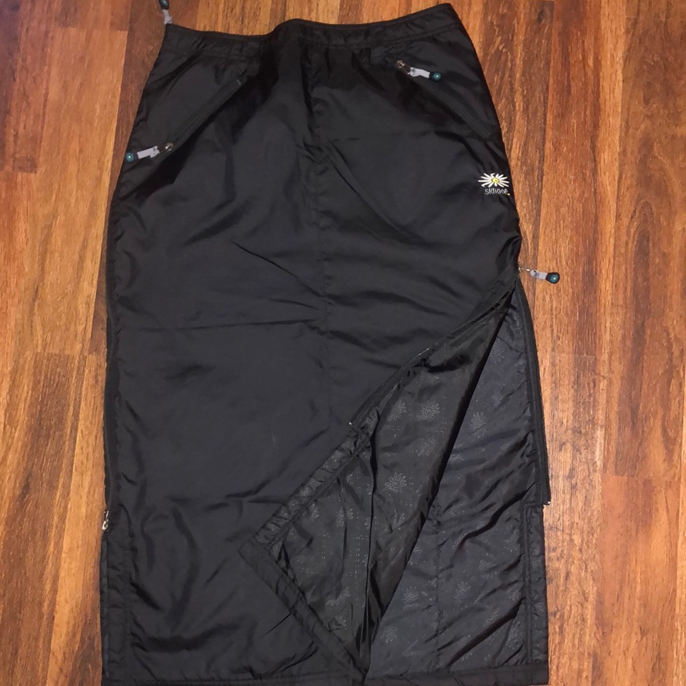 Skhoop Skirt Size Large like new!!